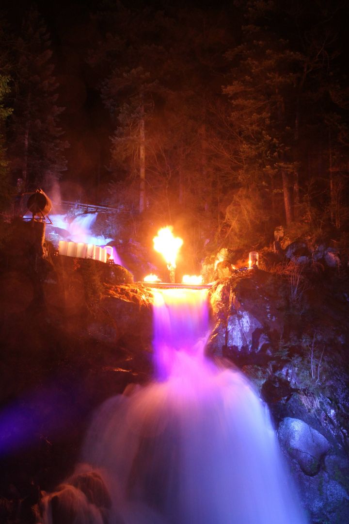 Triberger Feuershow Weihnachtszauber am Wasserfall