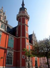 Juleumsturm und ehemaliges Universitätsgebäude