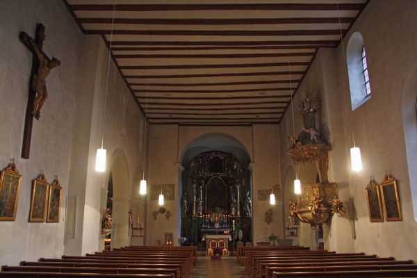 Kirchenraum der Pfarrkirche St. Johannes der Täufer