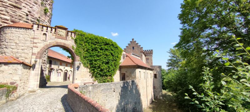 Eingangsportal Schloss Saaleck