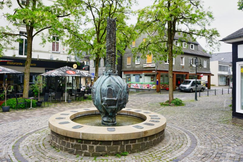 Geschichtsbrunnen, Brilon