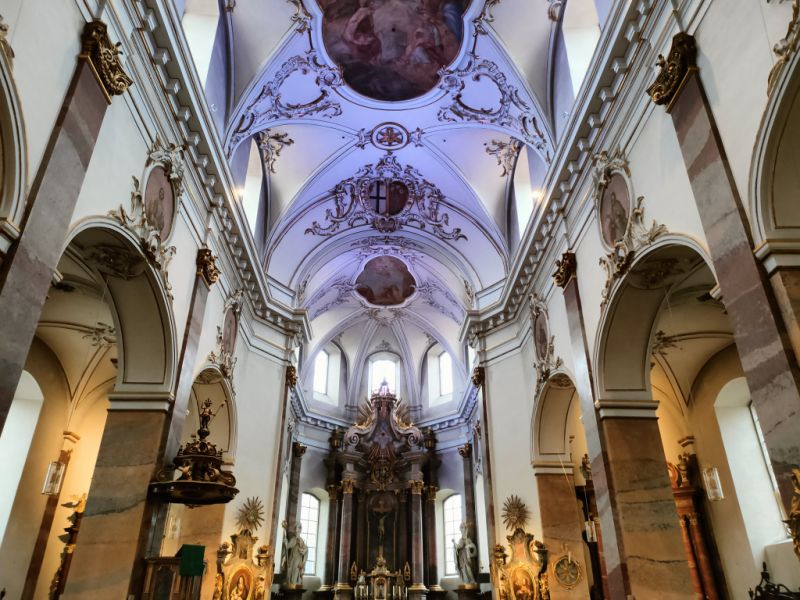 Innenraum Stadtpfarrkirche Fulda