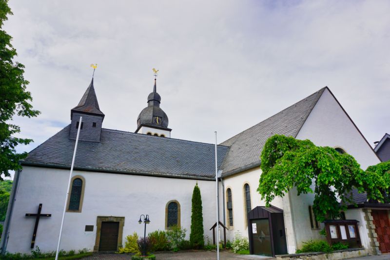 Kirche Mariä Heimsuchung, Brilon