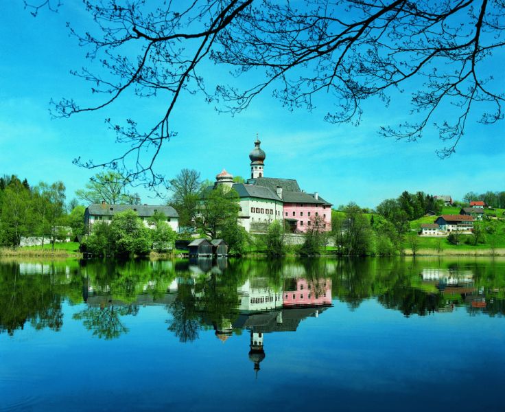 Kloster Höglwörth, Anger