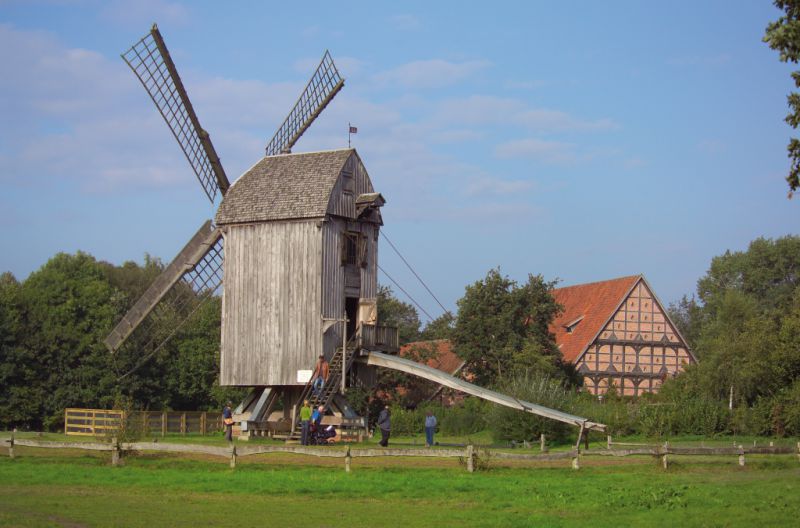 Museumsdorf Cloppenburg mit Bockwindmühle, Cloppenburg