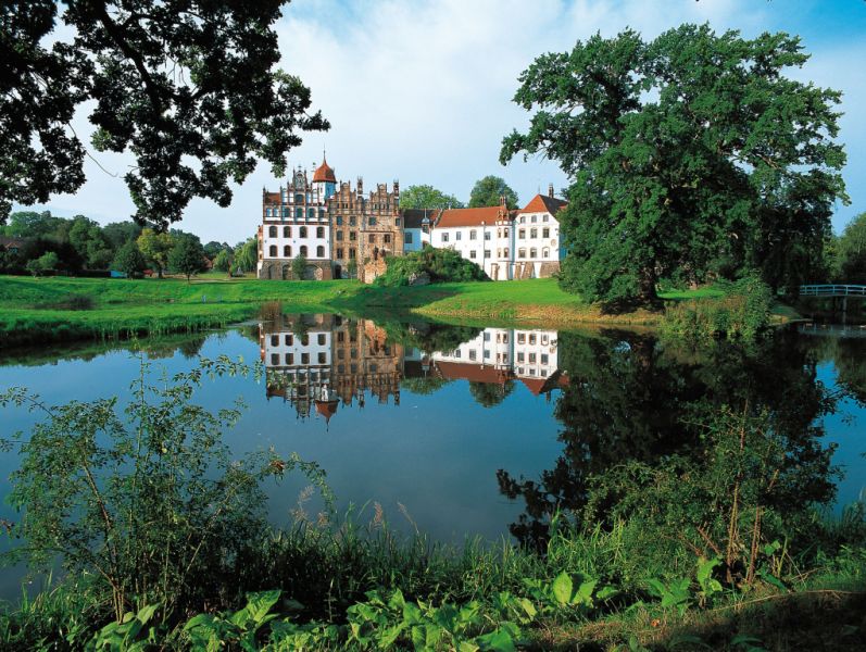 Schloss, Basedow