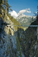 Rund um Deutschlands höchsten Berg ziehen Naturschauplätze Besucher magisch an