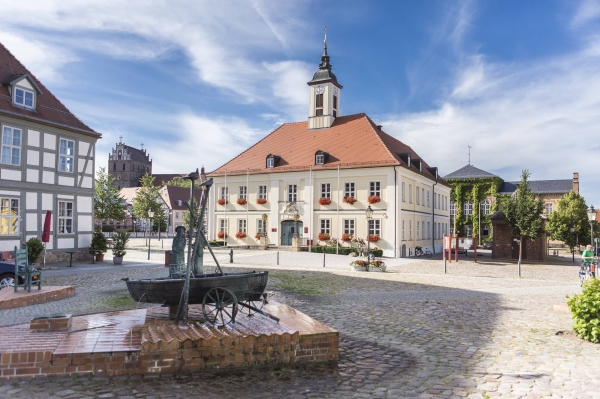 Idyllische Seeufer, schattige Buchenwälder, geheimnisvolle Moore und sonnige Felder: